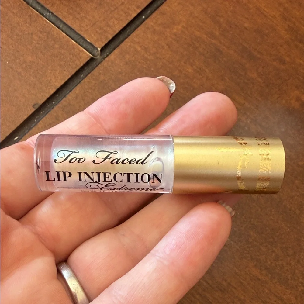 NEW Too Faced - Travel Size Lip Injection Extreme Hydrating Lip Plumper